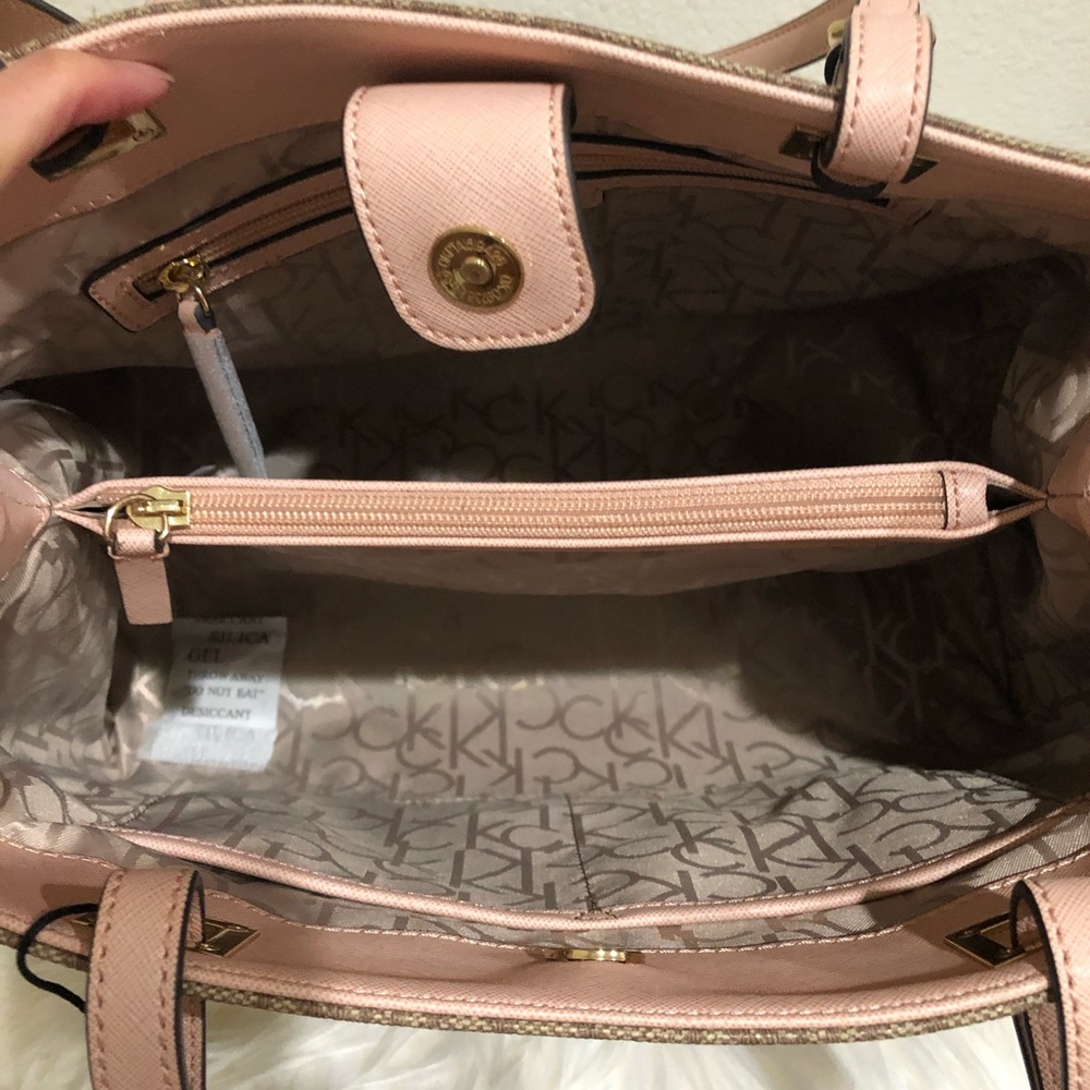 Calvin Klein tote 👜 - Picture 4 of 5